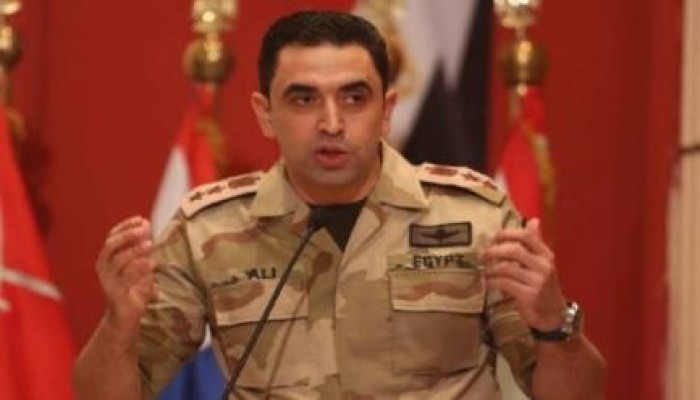 خلاف مع  السيسي  يطيح بـ"جاذب النساء"