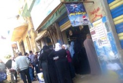 إزدحام شديد ومشادات بين المواطنين على منافذ التموين بـ "‫‏طلخا‬" و "‫‏المنصورة‬"