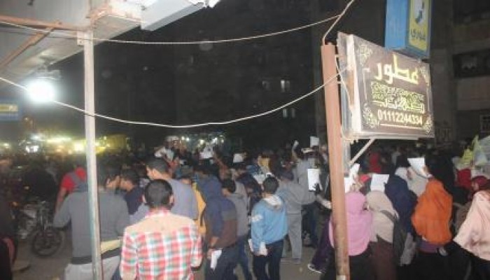 بالصور أبطال جامعة الأزهر يتظاهرون ليلًا بمدينة نصر
