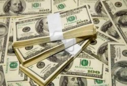 الدولار يعاود الارتفاع بالسوق السوداء.. ويسجل 7.69 جنيه