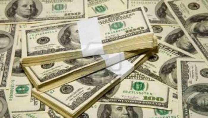 الدولار يعاود الارتفاع بالسوق السوداء.. ويسجل 7.69 جنيه