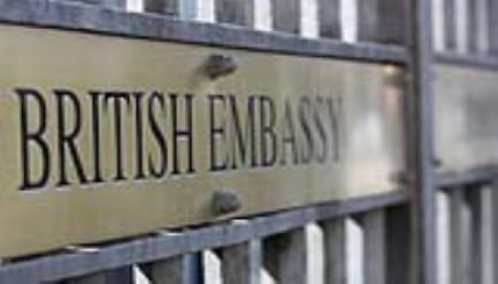 "ميدل إيست آي" البريطاني: إغلاق السفارات الأجنبية سيضر باقتصاد مصر