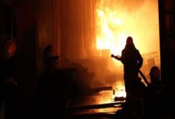 عهد السفاح : حريق مروع بمعرض نادى الزراعيين بقنا وإصابة 3 مجندين بالحماية المدنية