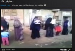 بمشاركة أسر المعتقلين ..الفيوم.. سلاسل بشرية بـ"سنوفر" رفضا لتبرئة مبارك