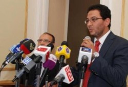 تعذيب  الدكتور عبدالله شحاتة بالمعتقل ليعترف فيه بجريمة لم يفعلها