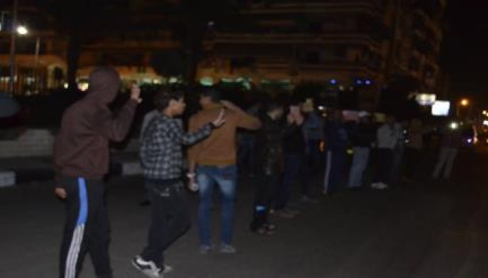 بورسعيد : الثوار ينظمون سلسلتين بشريتين رفضاً للانقلاب حي الزهور و المناخ