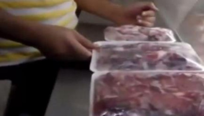 بالفيديو.. "كارثة" لحوم الخنزير تباع في الأسواق بتصريح من "القوات المسلحة" و"الزراعة"