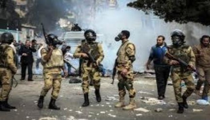 أهالي "المهاجرين": 72 معتقلًا و100 مصاب جراء اقتحام القرية