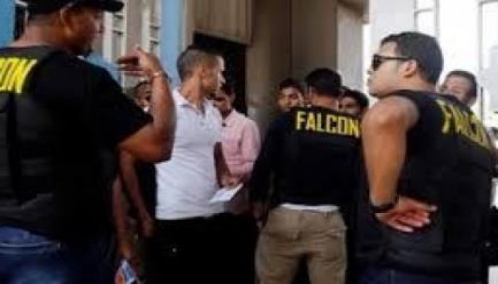 أفراد "فالكون" بدمنهور يعتدون بالضرب على طالبة ويحتجزون آخر