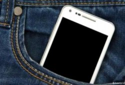 دراسة بريطانية : المحمول في الجيب يهدد خصوبة الرجل