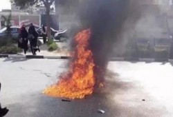 العشرات  يقطعون طريق المطرية بعد تشييع جنازة ضحايا مركب الصيد