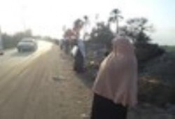 سلاسل بشرية لنساء ضد الانقلاب بالشرقية تطالب بالإفراج عن المعتقلين