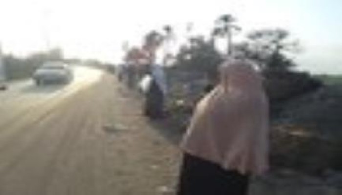 سلاسل بشرية لنساء ضد الانقلاب بالشرقية تطالب بالإفراج عن المعتقلين