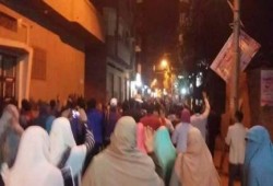 تظاهرة شبابية في أسيوط للتنديد ببراءة المخلوع