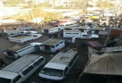 بالصور..  غياب رجال المرور يسبب أزمة مرورية خانقة بالطريق الزراعى بمدينة كوم أمبو