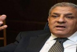 في تصريح مستفز لمشاعر المصريين.. محلب: "السعادة هي نولع شمعة ونمسح دمعة ونجري على التعبان"