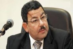 سيف عبد الفتاح ساخرًا من "السيسي": حط "يافطة" على النظام يبقى دولة