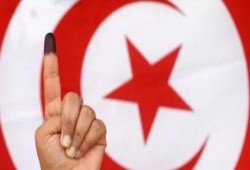 التونسيون بالخارج يدلون بأصواتهم في جولة ثانية وحاسمة لسباق الرئاسة