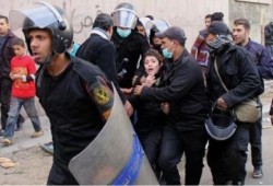 التايمز: 600 طفل مصري معتقلون في ظروف مزرية