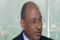 مصري يتصدر قائمة أشهر الأطباء في العالم "لتطويل" قصار القامة