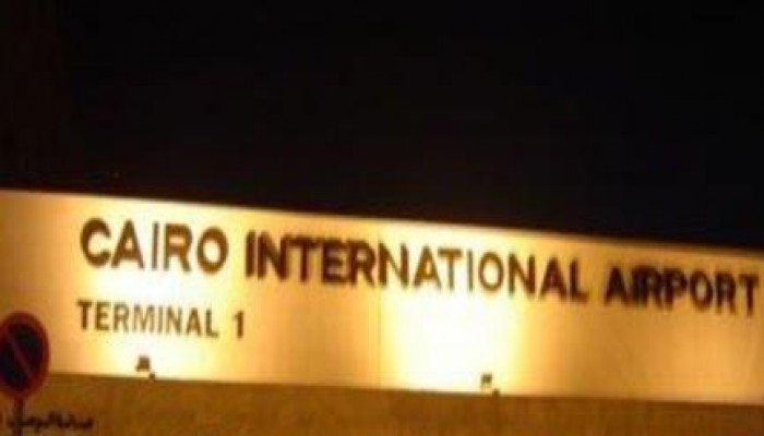 وصول الطائرة المصرية المحتجزة بالسويد إلى مطار القاهرة الدولى