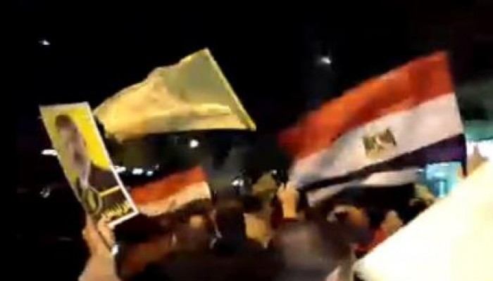 بالفيديو.. مسيرة ليلية مفاجئة بمدينة نصر تهتف: "ارحل يا قاتل يا خاين"