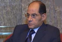 إقالة رئيس المخابرات العامة .. لماذا أطاح السيسي بالتهامي في هذا التوقيت ؟!