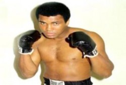 نقل محمد علي كلاي إلى المستشفى بإلتهاب رئوي