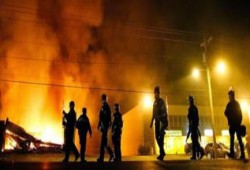 مجهولون يمطرون معسكر للجيش جنوب بني سويف بالزجاجات الحارقة