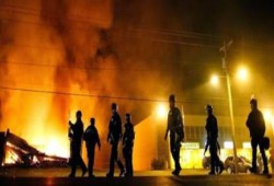 مجهولون يمطرون معسكر للجيش جنوب بني سويف بالزجاجات الحارقة
