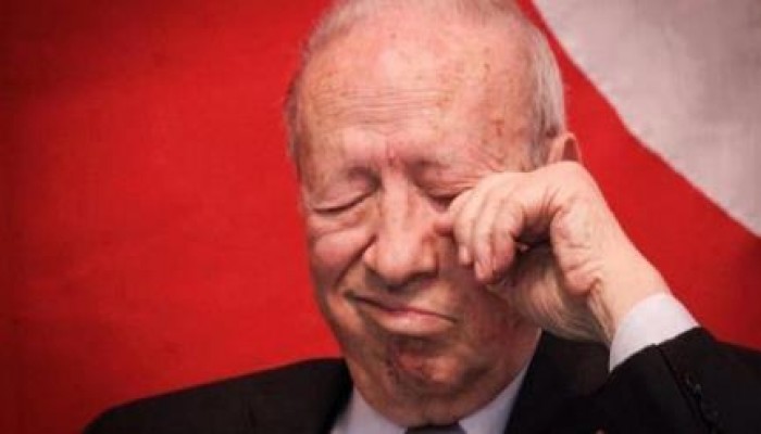 على خطى الخائن .. السبسي يطالب شعب تونس بتفويضه لمحاربة "الإرهاب"