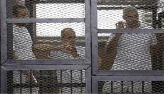 صحيفة قطرية: الإفراج عن صحفيي الجزيرة بالقاهرة قريبا