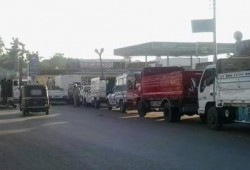 تجدد أزمة الوقود بأسوان.. والانقلاب يتواطأ مع تجار السوداء