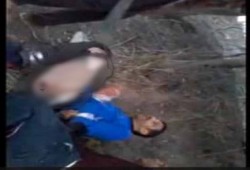 في عهد الانقلاب: تعذيب مواطنين بالشارع في وضح النهار بالشرقية (فيديو)