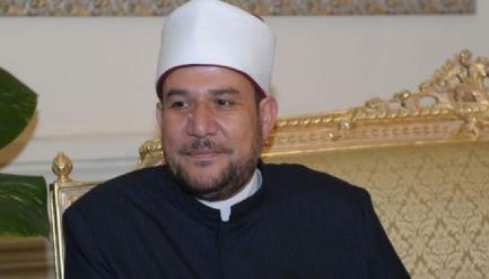 فضيحة : وزير أوقاف الانقلاب يقيل رئيس الهيئة لكشفه الفساد المالي بالوزارة