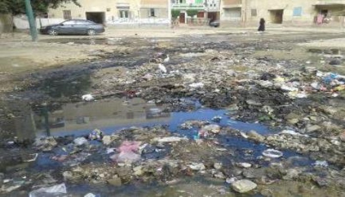 فى عهد الانقلاب:  شوارع أبوالمطامير تمتلىء بأكوام القمامة
