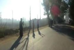 بالفيديو .. سلسلة بشرية لثوار السنطة احتجاجا على الانقلاب