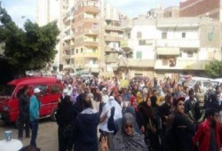 مسيرة لثوار الرمل تهتف بسقوط حكم العسكر