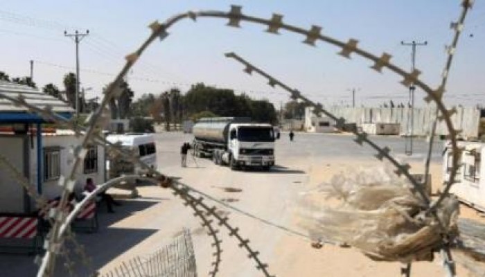 إدخال 330 شاحنة لقطاع غزة عبر كرم أبو سالم