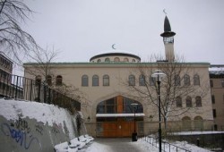 للمرة الثالثة خلال أسبوع .. حريق متعمد بمسجد بالسويد