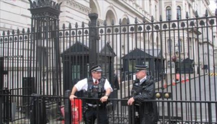 بريطانيا تتجه لتبرئة الإخوان من تهمة الإرهاب