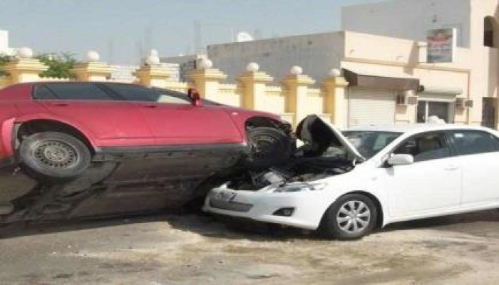 نحس الانقلاب: إصابة 22 شخصا في تصادم سيارتي نقل بطريق الإسماعيلية