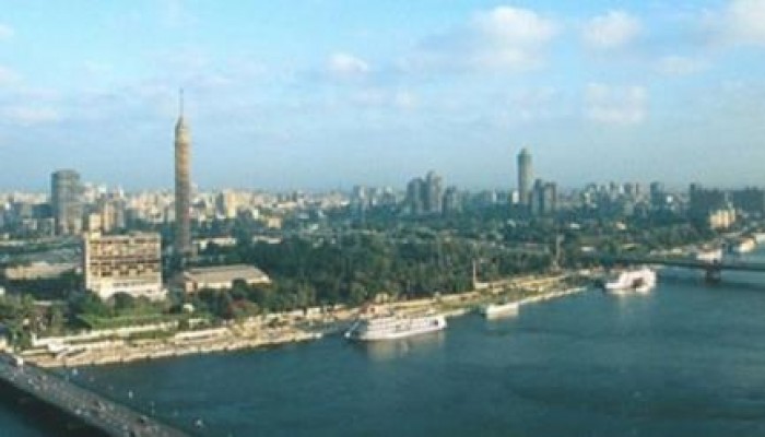 اليوم طقس معتدل نهارا شديد البرودة ليلا