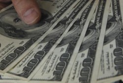 سعر صرف الدولار في السوق  الرسمى و السوداء اليوم الأربعاء