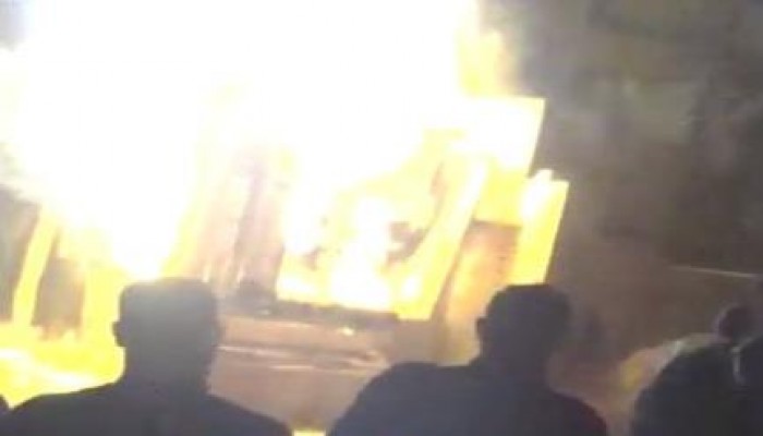 بالفيديو .. انفجار محول كهربائي بالغربية إثر اشعال مجهولين للنيران به