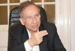 بالصور .. الانقلابي " ممدوح حمزة" : مشروع قناة السويس "فشنك"