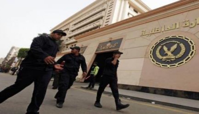 "وزارة الكهرباء الانقلابية" تمنح ملايين الجنيهات لضباط "الداخلية" والشعب "يعاني الجوع"