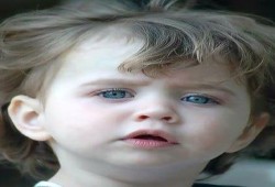 التربية الإيمانية للطفل لدي طفل صغير في الثالثة وأريد أن ينغرس الإيمان في نفسه فماذا أفعل؟