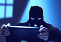 وسط غياب اﻷمن سرقة أجهزة كمبيوتر ولاب توب من داخل مدرسة إدفو الثانوية الزراعية بأسوان