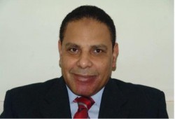 الانقلاب يأكل نفسة "الأسواني" يشتكى منعه من الظهور الاعلامى